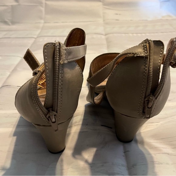 Taupe Platform Sandals / Open Toed Wedge Heels, Lane Bryant Size 12 W - Picture 10 of 13